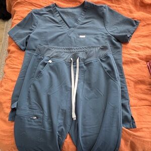 Figs Zamora Scrub Set, Dark Harbor color